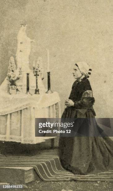 Saint Bernadette Soubirous . Photograph from 1864. Paris, Fondation Napoleon.