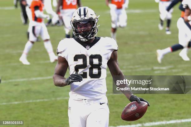 Latavius Murray of the New Orleans Saints rushes for a 36 yard touchdown during the third quarter of a game against the Denver Broncos at Empower...