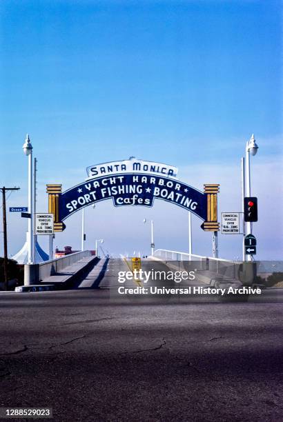 Monica Sign Santa Monica Sign Photos and Premium High Res Pictures - Getty Images