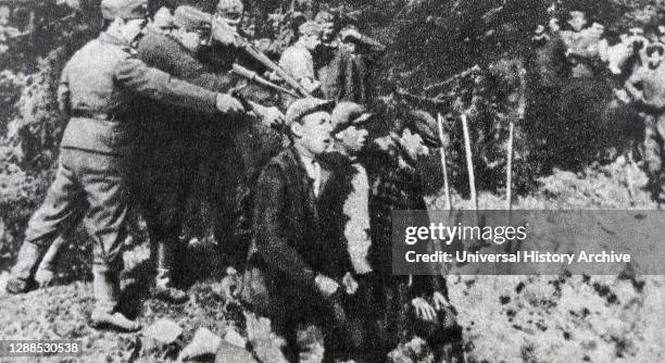 German soldiers shooting of civilians in USSR 1941.