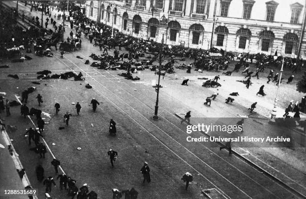 Rioters on the Nevsky Prospect, Petrograd, come under machine gun fire, 17 July 1917.