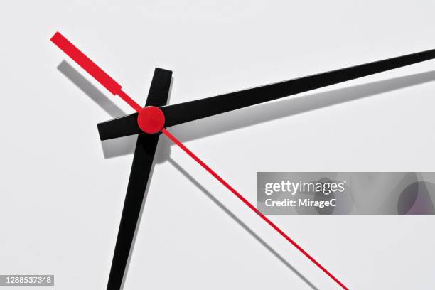 clock face - lancetta dei secondi foto e immagini stock