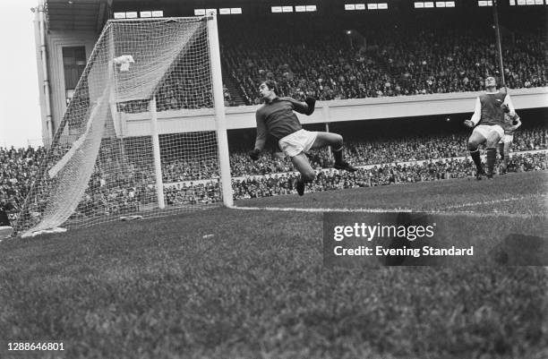 English footballer Peter Shilton of Leicester City FC during a match against Arsenal at Highbury, London, UK, 25th September 1971.