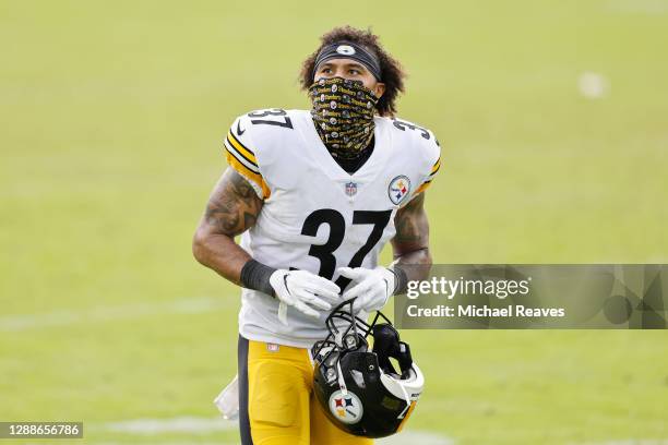 Jordan Dangerfield of the Pittsburgh Steelers reacts against the Jacksonville Jaguars at TIAA Bank Field on November 22, 2020 in Jacksonville,...