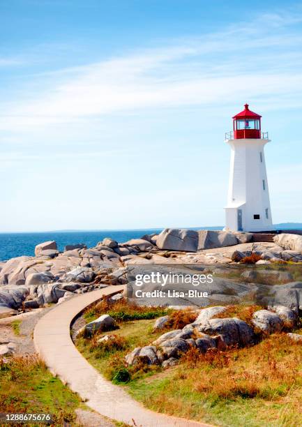 peggy es cove leuchtturm. - peggys cove stock-fotos und bilder