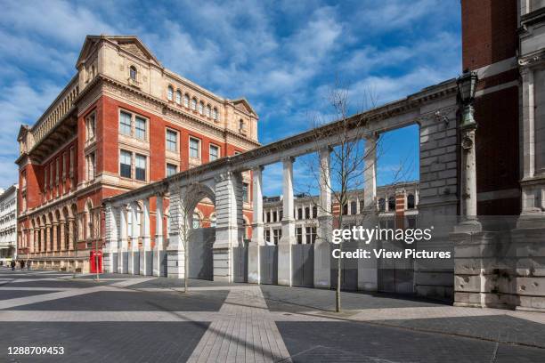 Oblique view of screen. Sackler Courtyard Gate, Victoria & Albert Museum, London, United Kingdom. Architect: Sir Aston Webb, 1909.