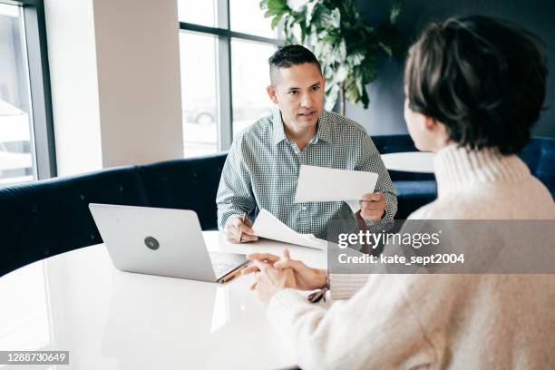 inteligencia emocional en liderazgo - emotional intelligence fotografías e imágenes de stock