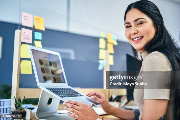 ze verliest nooit motivatie - ergonomie stockfoto's en -beelden