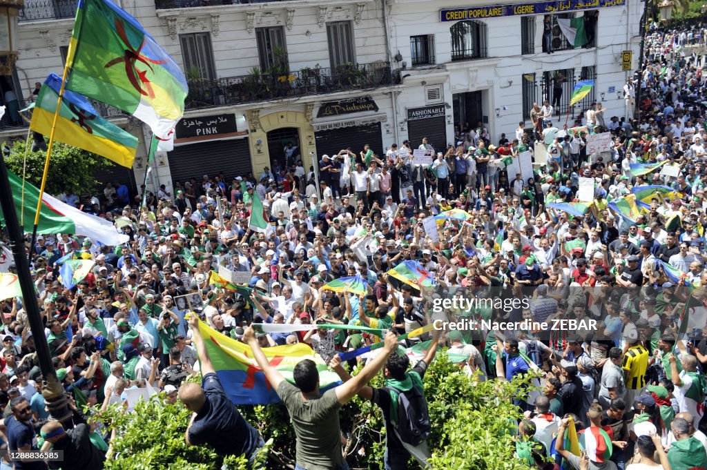 18ème manifestation pour une transition démocratique à Alger