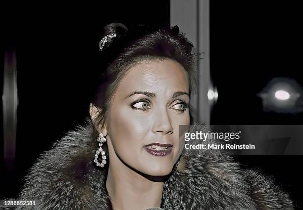 Actress Lynda Carter wearing a full length fur coat arriving at the Kennedy Center to attend the Victory Awards Gala Washington DC, December 12, 1988