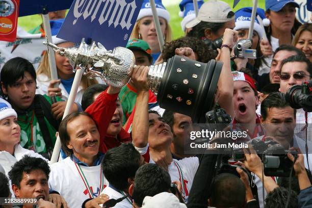 Omar Bravo of Chivas celebrates with the trophy during the final match of the Apertura Tournament 2006 on December 10 , 2006 on Nemesio Diez Stadium...