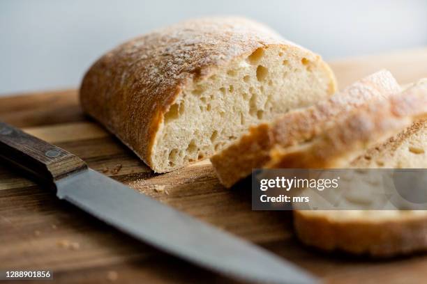 sliced bread - white bread fotografías e imágenes de stock