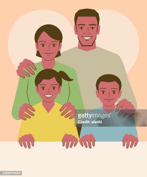 lächelnd schöne junge familie mit zwei kindern, die ein leeres schild halten - kwanzaa stock-grafiken, -clipart, -cartoons und -symbole