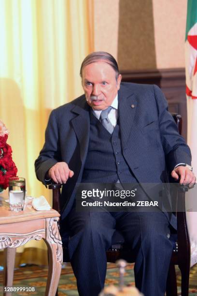 Le président algérien Abdelaziz Bouteflika le 12 mai 2015, dans sa résidence à Zéralda dans la banlieue d'Alger, Algérie.