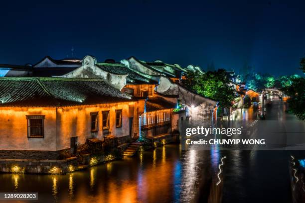 paisaje de wuzhen, una ciudad histórica y pintoresca - suzhou china fotografías e imágenes de stock