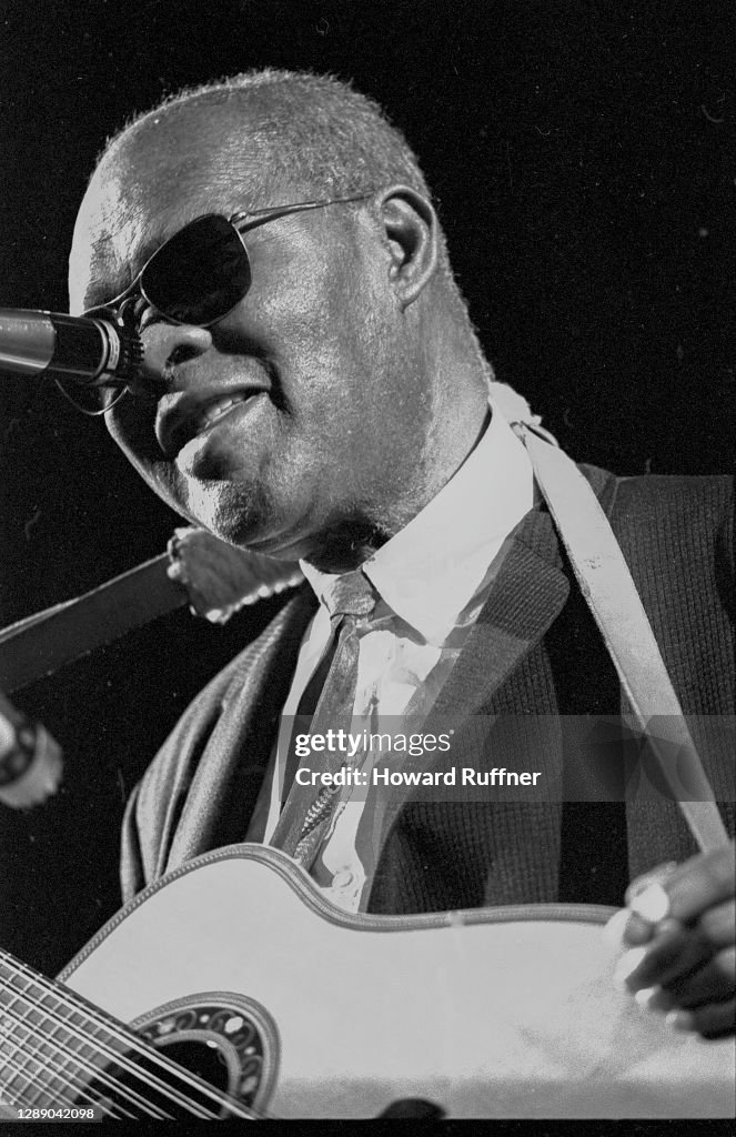 Rev. Davis Performs At Kent State University Auditorium