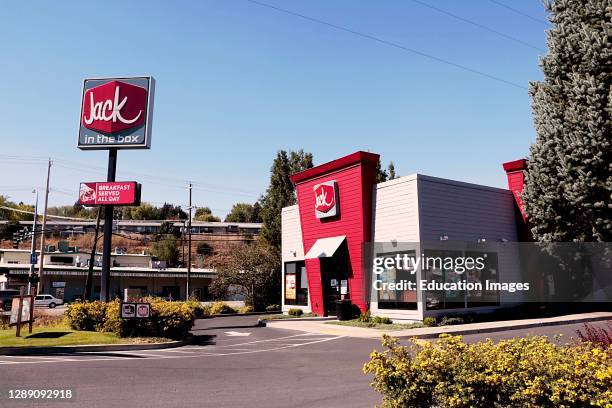 Jack in the Box restaurant building and sign.