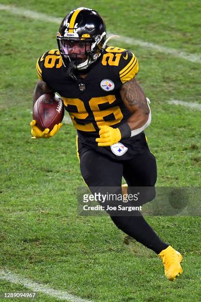 Anthony McFarland of the Pittsburgh Steelers rushes the ball during the third quarter aginst the Baltimore Ravens at Heinz Field on December 02, 2020...