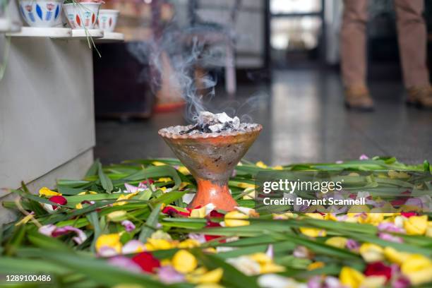 ethiopian coffee ceremony - ethiopia coffee bildbanksfoton och bilder