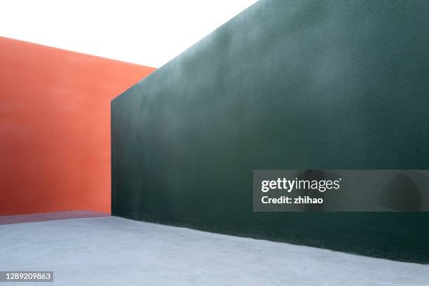 corner of colored concrete wall - colour block foto e immagini stock