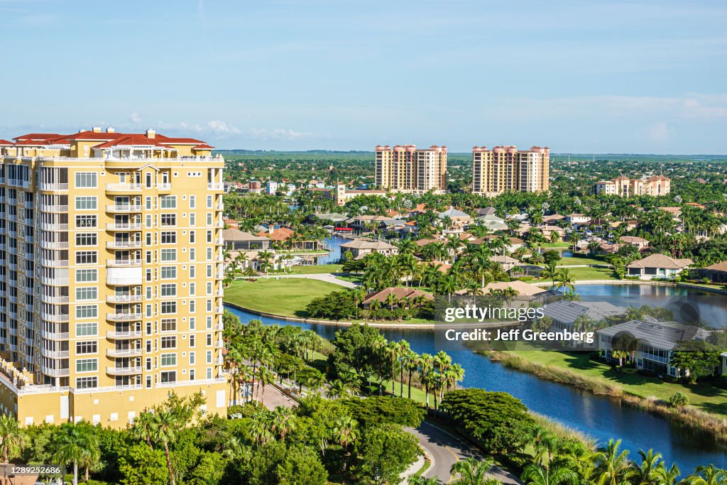 Florida, Cape Coral, Westin Cape Coral Resort at Marina Village, Tarpon Point Marina, residential community