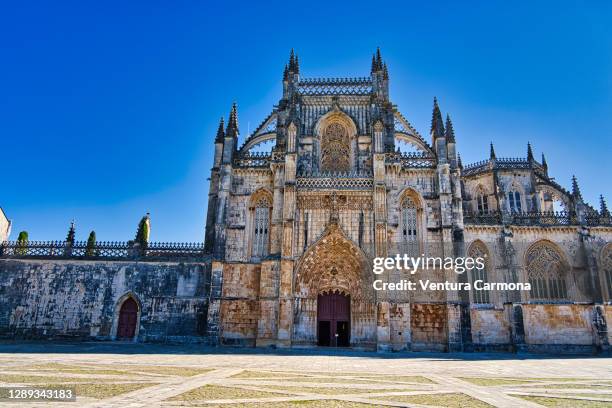 mosteiro da batalha, portugal - abadia mosteiro fotografías e imágenes de stock