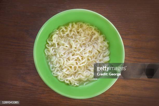 instant noodles - instant noodles stock pictures, royalty-free photos & images