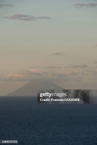 Mer Tyrrhénienne et Stromboli dans les Iles Eoliennes le 9 juin 2011, Italie