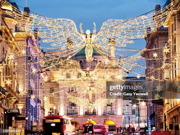 christmas in london - carnaby street imagens e fotografias de stock