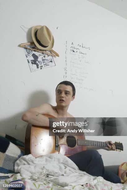 Libertines singer Pete Doherty photographed in London in 2005