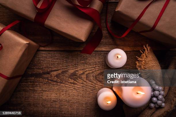 magic christmas - candle overhead stock-fotos und bilder