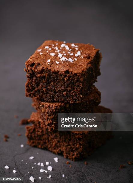 dark chocolate brownie with salt - brownie stock pictures, royalty-free photos & images