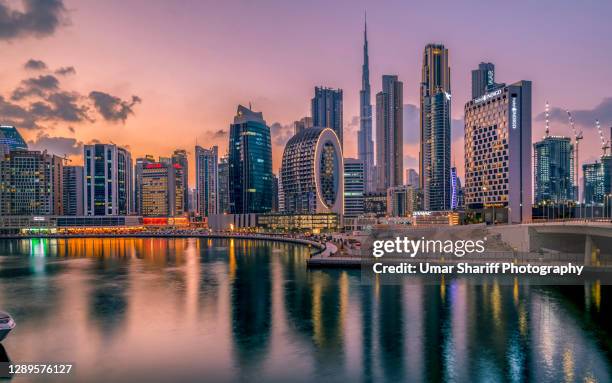 dubai skyline - dubai skyline - fotografias e filmes do acervo