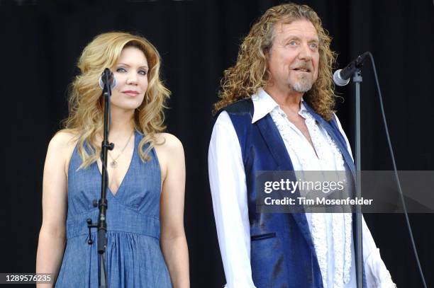 Alison Krauss and Robert Plant perform during Bonnaroo 2008 on June 15, 2008 in Manchester, Tennessee.