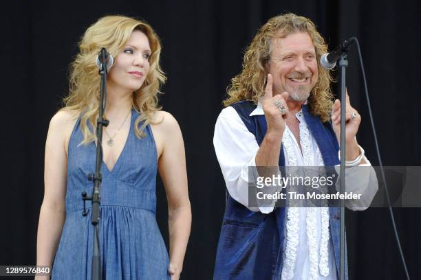 Alison Krauss and Robert Plant perform during Bonnaroo 2008 on June 15, 2008 in Manchester, Tennessee.