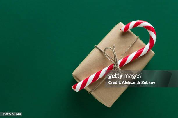 Gift Rope Red Color Red Rope Green Background Photos and Premium High Res Pictures - Getty ...