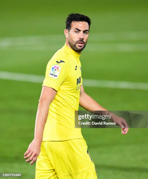 Vicente Iborra of Villarreal CF looks on during the La Liga Santander match between Villarreal CF and Elche CF at Estadio de la Ceramica on December...