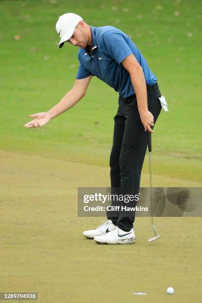 Aaron Wise of the United States reacts to his missed birdie putt on the 18th green during the final round of the Mayakoba Golf Classic at El Camaleón...