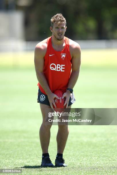 Luke Parker during a Sydney Swans AFL training session at Lakeside Oval on December 07, 2020 in Sydney, Australia.