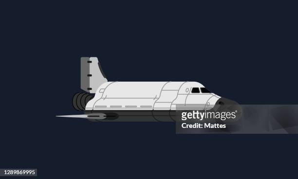 ilustraciones, imágenes clip art, dibujos animados e iconos de stock de transbordador espacial viajando en el espacio, llevando un importante experimento científico y tripulación en el espacio y de vuelta a la tierra. - space shuttle