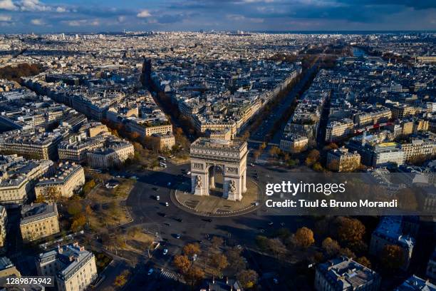 france, paris, place charles de gaulle or de l'etoile, and the arc of triomphe - place de letoile stock pictures, royalty-free photos & images