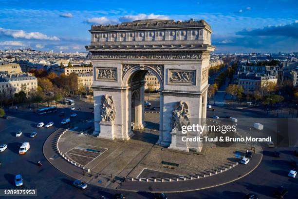 france, paris, place charles de gaulle or de l'etoile, and the arc of triomphe - arc de triomphe aerial view stock pictures, royalty-free photos & images