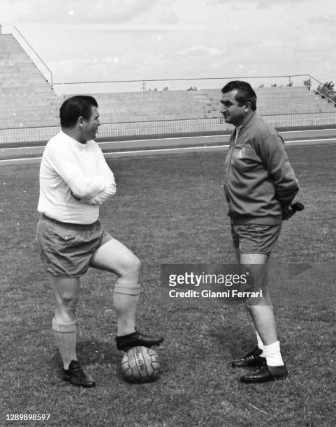 Hungarian soccer player Ferenc Puskas and Spanish soccer player Francisco Gento during a training at the stadium “Santiago Bernabeu”, Madrid, Spain,...