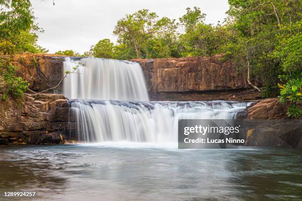 cachoeira da martinha - martinha's waterfall - chapada dos guimarães - chapada dos guimaraes fotografías e imágenes de stock