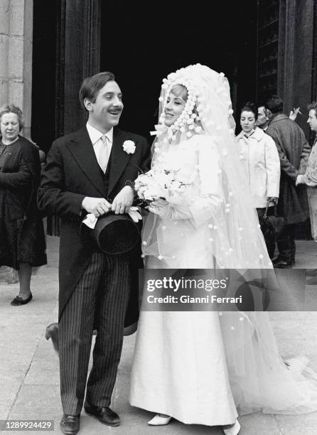 Spanish actress Concha Velasco filming “El arte de no casarse” with Spanish actor Alfredo Landa , Madrid, Spain, 1966.