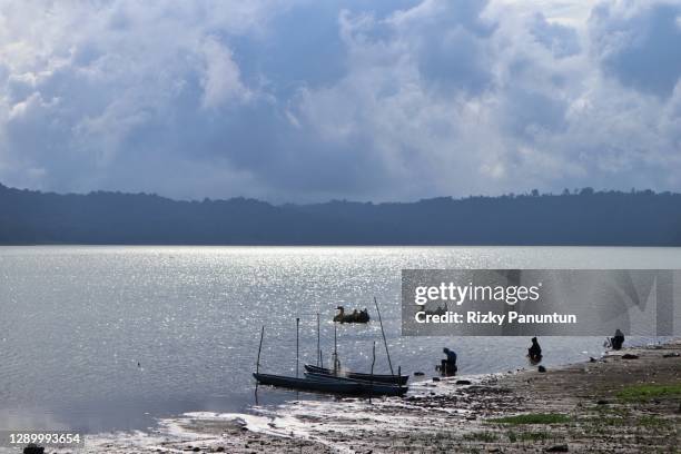 scenic view of buyan lake - bedugal stock pictures, royalty-free photos & images