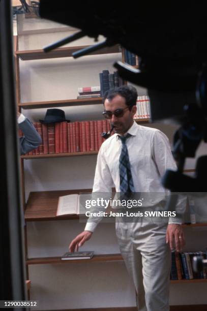 Le réalisateur français Jean-Luc Godard sur le tournage du film 'Le Mépris', en 1963, France.