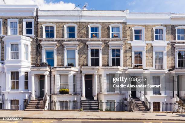 row houses in notting hill, london, england, uk - row house imagens e fotografias de stock