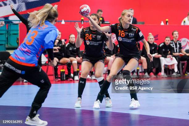 Martine Smeets of Netherlands, Kelly Dulfer of Netherlands during the Women's EHF Euro 2020 match between Netherlands and Hungary at Sydbank Arena on...