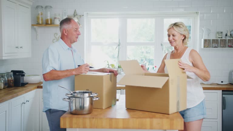 https://media.gettyimages.com/id/1290191953/video/senior-couple-downsizing-in-retirement-packing-and-labelling-boxes-ready-for-move-into-new.jpg?b=1&s=640x640&k=20&c=bxb62EkoSGvEfIBcFN9uw34iZkdte1GZzSDUYkfqhAY=
